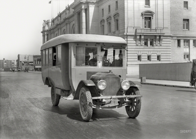 Photo showing: Bus 21 -- San Francisco, 1919. Bus at Exposition Auditorium, Grove Street.