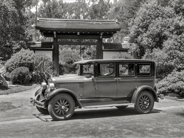 Photo showing: Peerless in the Park -- San Francisco circa 1927. Peerless Six-90 sedan at Japanese Tea Garden, Golden Gate Park.