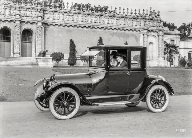 Photo showing: Culture Club -- San Francisco, 1918. Buick Model 46 four-passenger touring coupe at De Young Museum, Golden Gate Park.