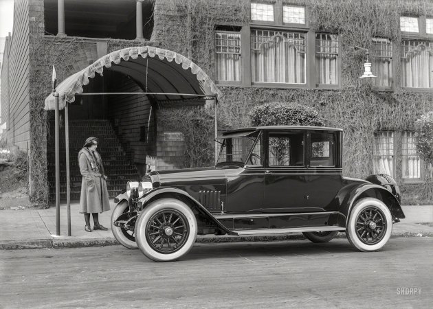 Photo showing: Club Coupe -- San Francisco circa 1920. Mercer four-passenger coupe at the California Club.