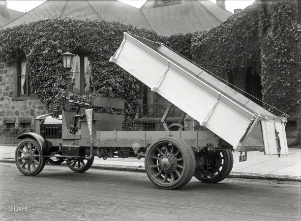 Photo showing: Yet Another Federal -- San Francisco, 1918. Federal truck with dump body.