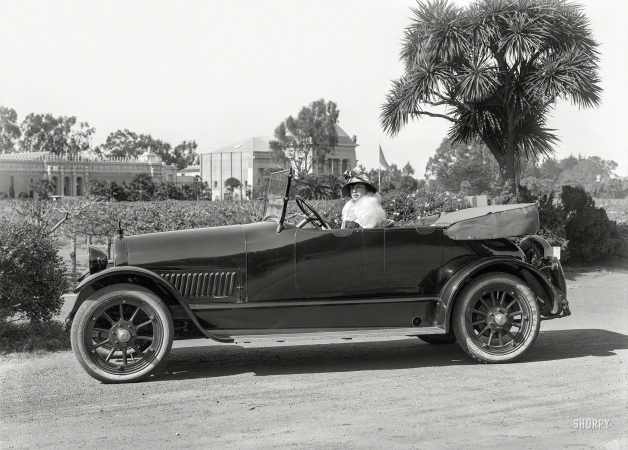 Photo showing: Museum Piece -- San Francisco circa 1918. Haynes 'Fourdore' four-passenger roadster at Golden Gate Park.