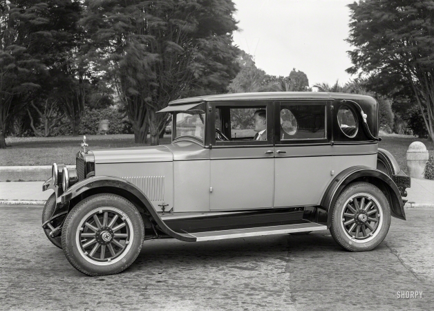 Photo showing: Coach-Brougham -- San Francisco, 1925. Rickenbacker D-6 Coach-Brougham at Lafayette Park.