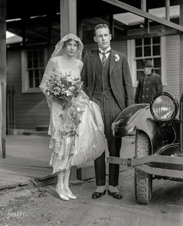 Photo showing: Bride Zilla -- Dec. 29, 1924. Washington, D.C. Mr. & Mrs. Philip Mason Sears. The bride is the former Zilla MacDougall.