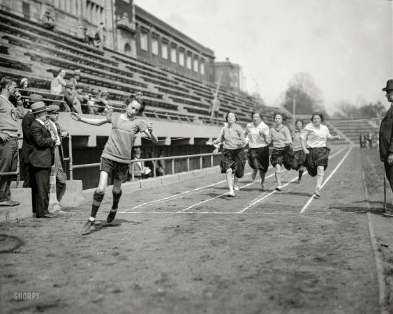 Photo showing: Late Bloomers -- April 18, 1925. Washington, D.C. Geo. Washington High inter class track meet at Central High.