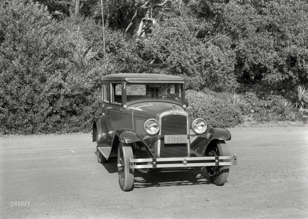 Photo showing: Traffic-Stopper. -- San Francisco, 1928. Pontiac at Golden Gate Park.