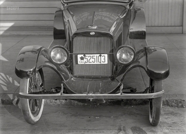 Photo showing: All in the Springs -- San Francisco, 1919. Overland auto.