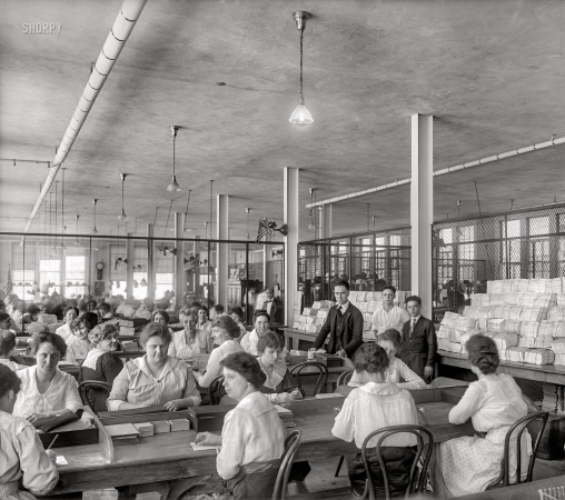 Photo showing: WWI Liberty Bonds -- Washington, D.C., 1918. Liberty Loan bonds -- Bureau of Engraving and Printing.