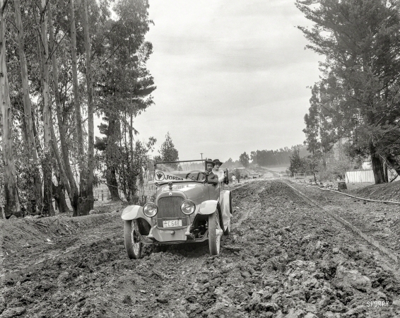 Photo showing: Trailblazers -- The Bay Area circa 1917. Jordan touring car. Our second look at this intrepid couple.