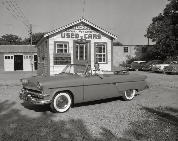Photo showing: Rocket Headquarters -- 1954 Ford convertible at the Rucker Oldsmobile used car lot in Columbus, Georgia.