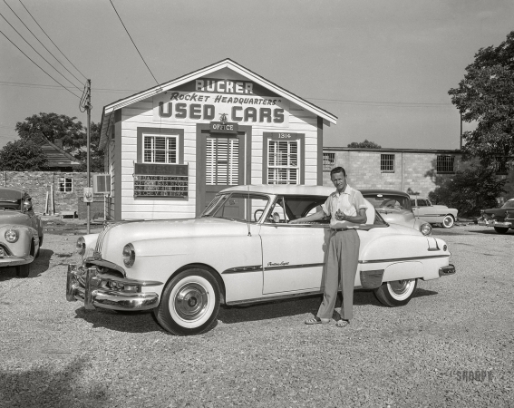 Photo showing: Pontiac Eight -- A 1951 Pontiac Catalina at the Rucker Oldsmobile used car lot in Columbus, Georgia.