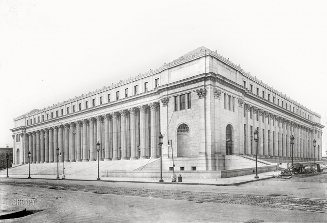Photo showing: Ghost Office -- New York's new post office on Eighth Avenue circa 1912.
Enlarged in 1934, it's now called the James Farley Building.