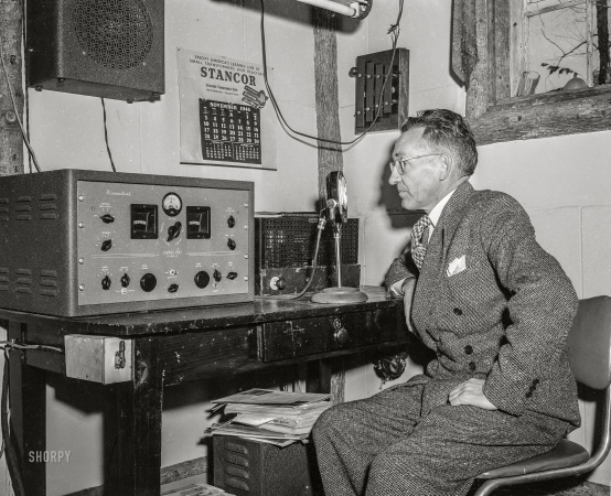 Photo showing: Hamateur Radio -- This well-dressed ham radio operator was last heard from in 1946.