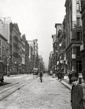 Photo showing: Offices to Let -- March 1916. New York, New York -- Broadway, looking north from Canal Street.