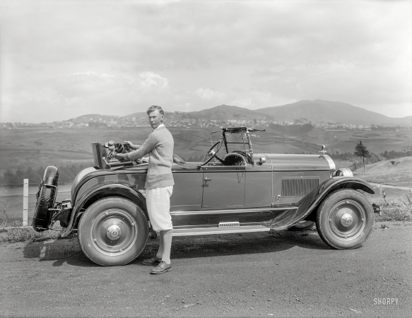 Photo showing: Flossy Flint -- San Francisco, 1924. Flint roadster at golf course.