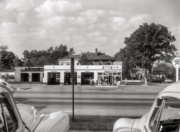 Photo showing: Marfak Lubrication -- Columbus, Georgia, circa 1960. John Holland's Texaco service station. 
