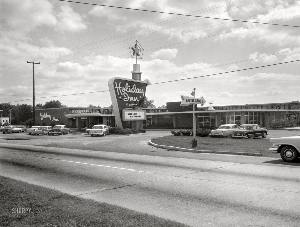 Photo showing: Good Job Ray -- The Columbus, Georgia, Holiday Inn circa 1961.