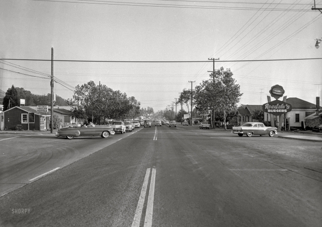 Photo showing: Rondales Burgers -- Mission Boulevard in Hayward, California, circa 1960.