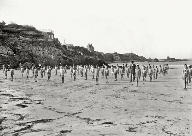 Photo showing: The Beach Boys -- September 1918. Dinard, France. Calestenic Exercises before their swim.
Little refugee boys from Nancy at their American Red Cross home at Saint Lunaire.