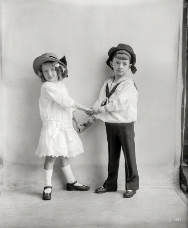 Photo showing: Shore Leave -- Washington, D.C., circa 1915. Purches, David E.