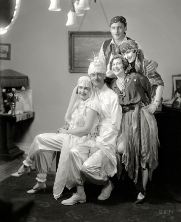 Photo showing: Dramatis Personae -- Washington, D.C., circa 1920. Mrs. Virginius Gilmore Iden and fellow players.