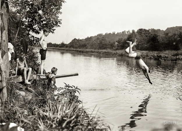 Photo showing: Cowabunga! -- Washington, D.C. (vicinity) circa 1915. Along the C&O Canal.