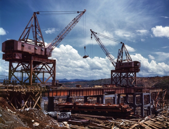 Photo showing: TVA Cranes -- Construction at the Tennessee Valley Authority's Douglas Dam, June 1942.