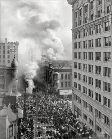 Photo showing: Conflagration -- Nov. 15, 1908. Pacific Railroad Depot fire, Los Angeles. Fourth Street between Hill and Broadway.
