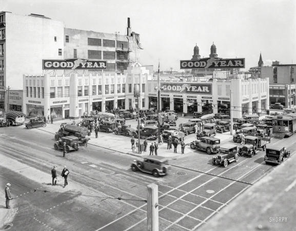 Photo showing: Grand Opening -- Sept. 14, 1932. Goodyear service station opening, Mission Street at 11th, San Francisco.