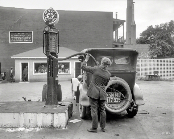 Photo showing: Filtered Gasoline -- 1920. A Texaco service station in Washington, D.C.