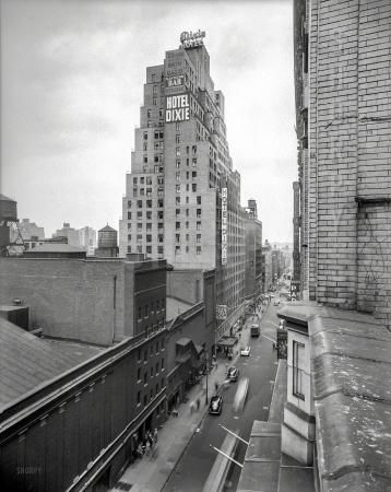 Photo showing: Hotel Dixie -- New York's 43rd Street circa 1950. Hotel Dixie -- 700 rooms, each with bath and radio.