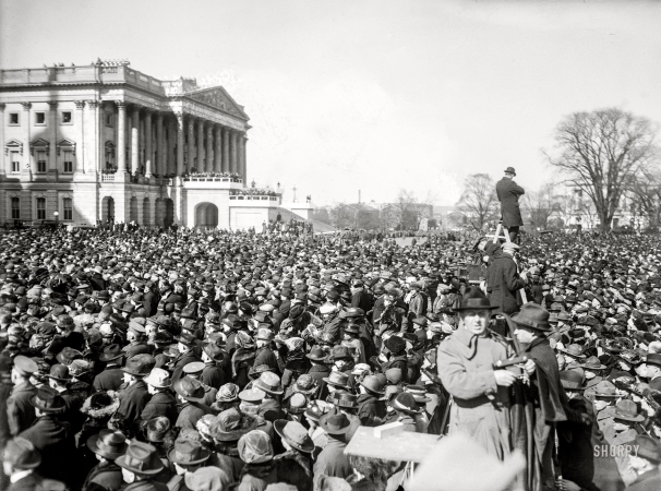 Photo showing: The Inauguration: 1921 -- Inauguration. March 4, 1921. Crowds at U.S. Capitol.