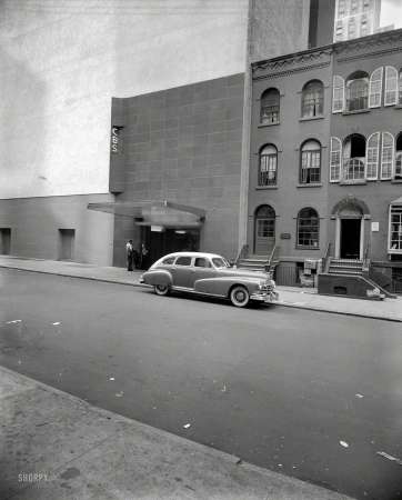 Photo showing: WCBS Radio -- New York circa 1948. WCBS broadcast studios, 49 East 52nd Street.