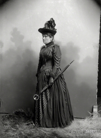 Photo showing: Dark Lady -- Washington, D.C., circa 1890. Madame Aragon.