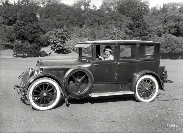 Photo showing: Fast Woman. -- San Francisco, 1923. Stutz sedan in Golden Gate Park.