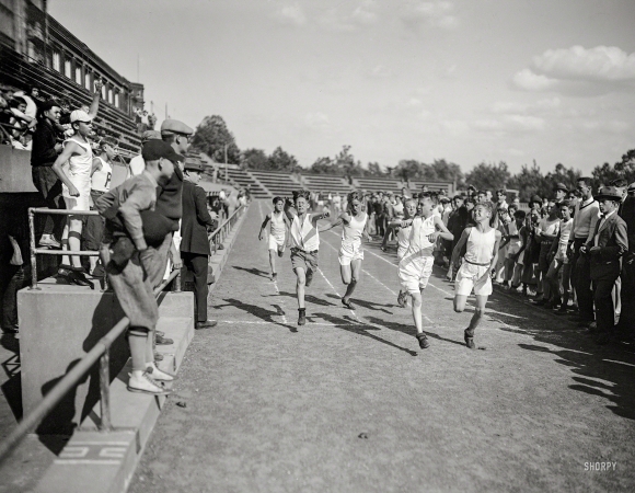 Photo showing: Photo Finish -- Sept. 6, 1924. Washington, D.C. 80 lb. 60-yard dash, Central High School.