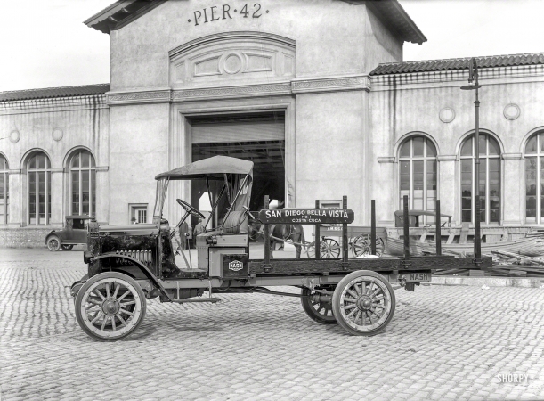 Photo showing: Pier 42 -- San Francisco circa 1920. Nash motor truck on waterfront.
The Pier 42 bulkhead building on the Embarcadero.
