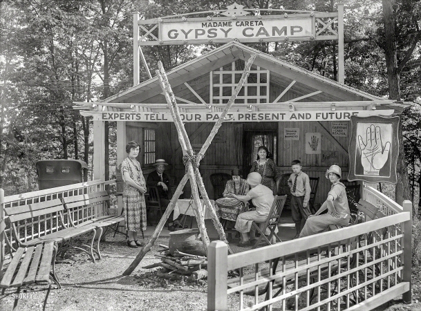 Photo showing: Gypsy Camp -- Montgomery County, Maryland, 1925. Fortune teller -- Glen Echo Park Co.