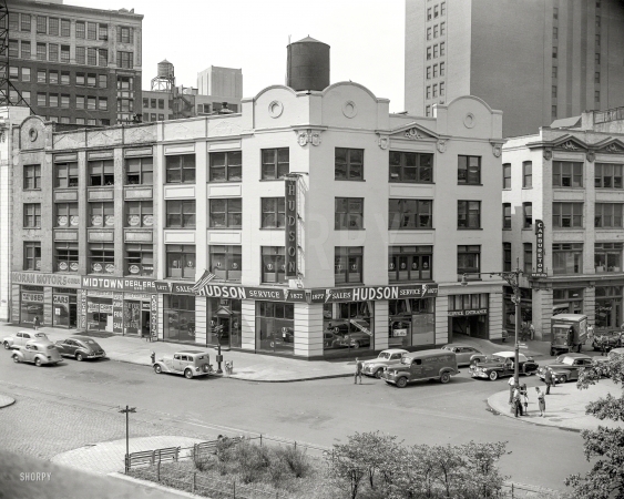 Photo showing: Midtown Hudson -- New York circa 1947. Midtown Dealers Corp., Broadway at W. 62nd Street.