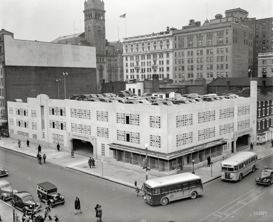 Photo showing: Star Parking -- Washington, D.C., circa 1940. Star Parking Plaza, 10th and E Streets N.W.