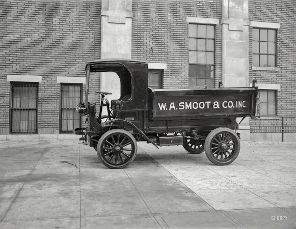 Photo showing: Smoot Hauler -- Washington, D.C., circa 1920. Autocar truck -- W.A. Smoot & Co.