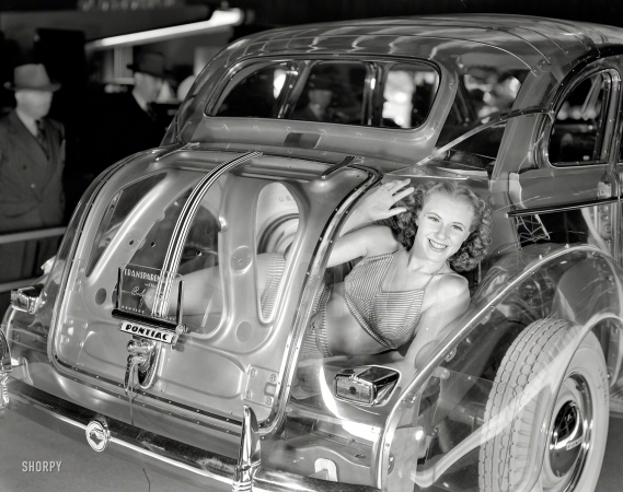 Photo showing: Body by Fisher -- June 11, 1940. General Motors exhibit at Golden Gate International Exposition,
San Francisco. Transparent Car with Pontiac Chassis and Body by Fisher.