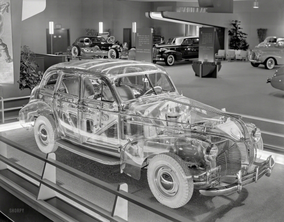 Photo showing: The Plexiglas Pontiac -- June 11, 1940. General Motors exhibit at Golden Gate International Exposition,
San Francisco. Transparent Car with Pontiac Chassis and Body by Fisher.