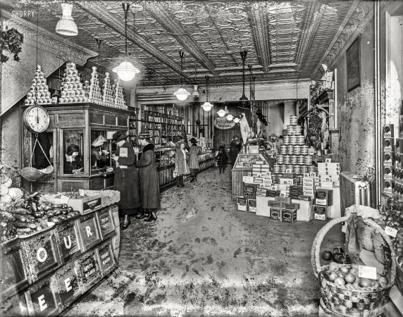 Photo showing: In Dutch -- Washington, D.C., circa 1920. Old Dutch Market, interior, Ninth & G Streets N.W.