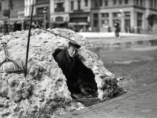 Photo showing: Digging Out -- Snow. Washington, D.C., after the blizzard of January 1922.