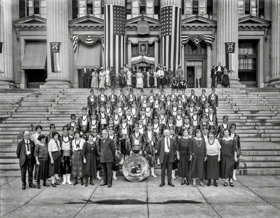Photo showing: Welcome Nobles -- June 1923. Washington, D.C. Aloha Band at Bureau of Engraving and Printing.