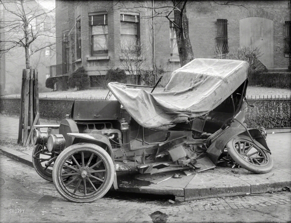 Photo showing: Smash Hit -- Washington, D.C., 1917. Auto wreck on Embassy Row.