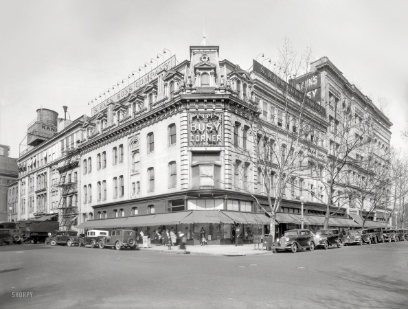 Photo showing: The Busy Corner -- Washington, D.C., circa 1934. Kann's Department Store. Pennsylvania Avenue at Eighth Street.