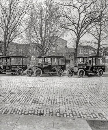 Photo showing: Modern Mail -- Washington, D.C., circa 1917. U.S. Mail trucks -- Parcel Post delivery.