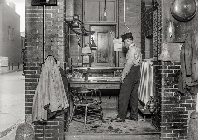Photo showing: Fire Wire -- Washington, D.C., 1922. No. 12 Engine Company. Automatic telegraph equipment used for turning in an alarm.